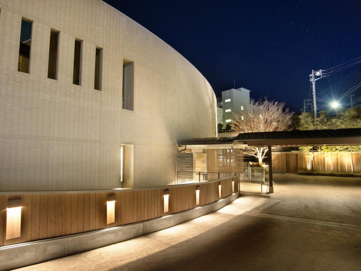 Отель Atami Sekaie Экстерьер фото